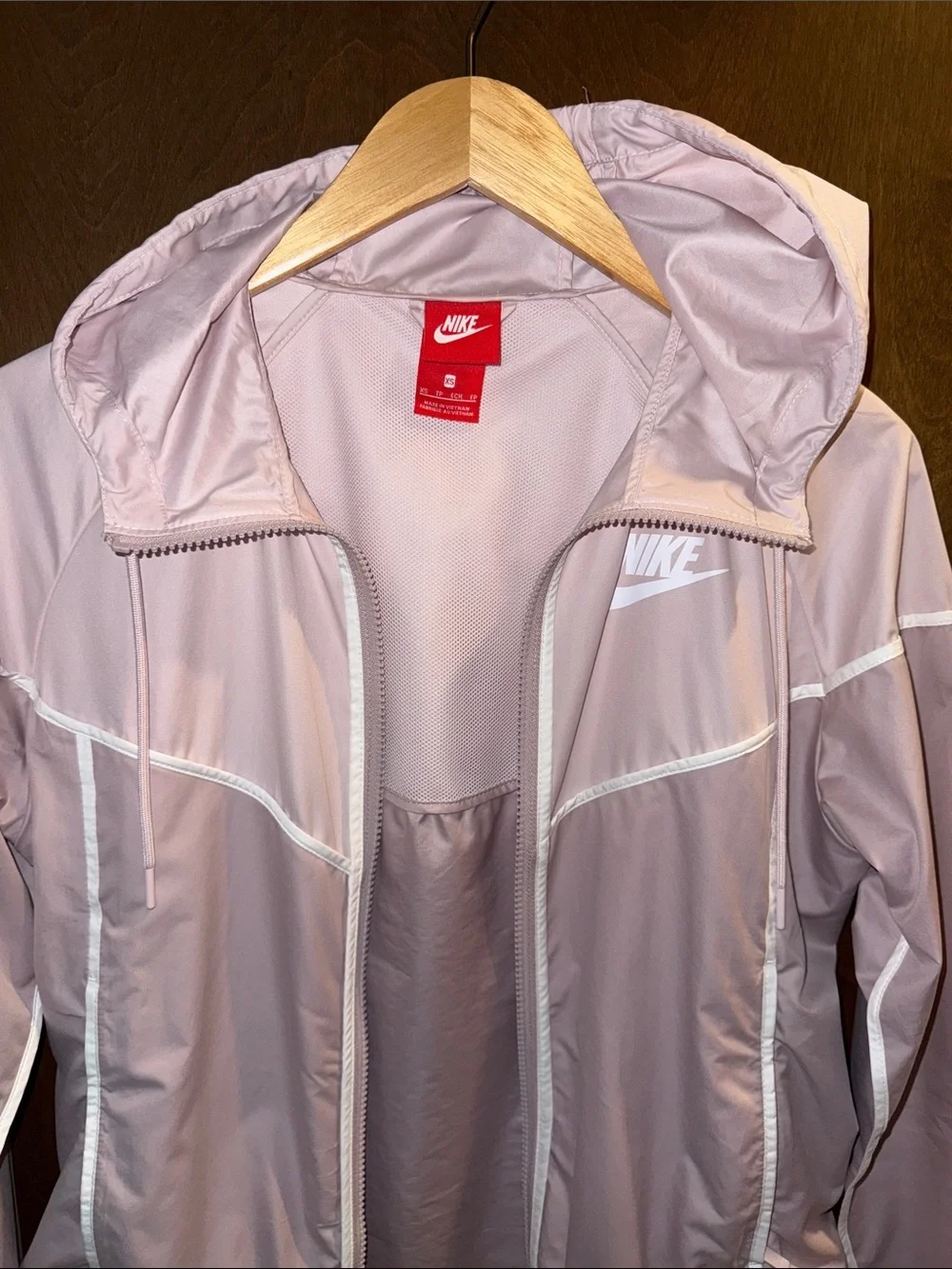 Nike Women’s Pale Pink Hooded Windbreaker Jacket